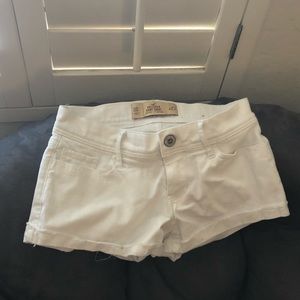 white hollister shorts